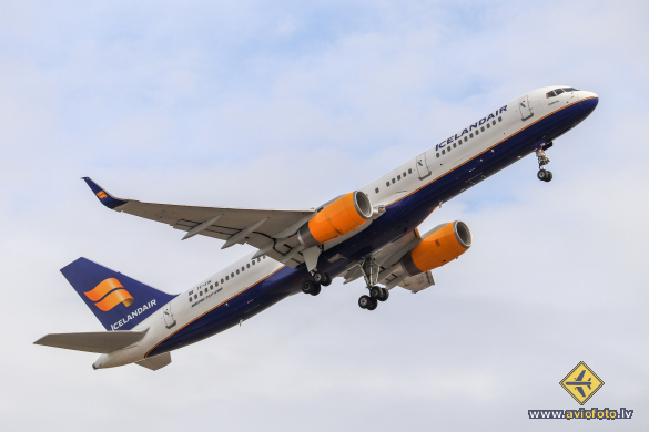 Boeing 757-208